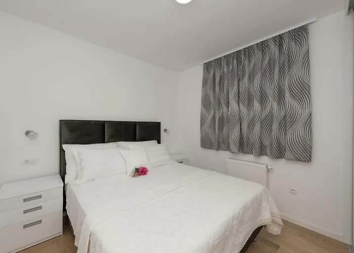Penthouse Jure *