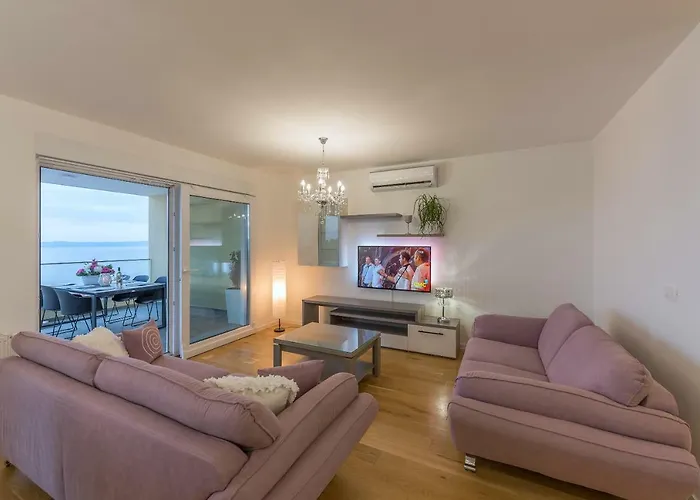Penthouse Jure شقة