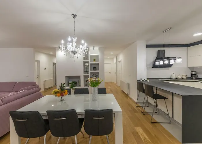 Penthouse Jure ماكارسكا