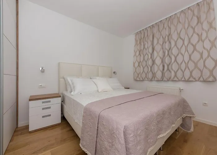 Penthouse Jure * ماكارسكا