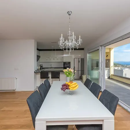 Appartement Penthouse Jure Makarska